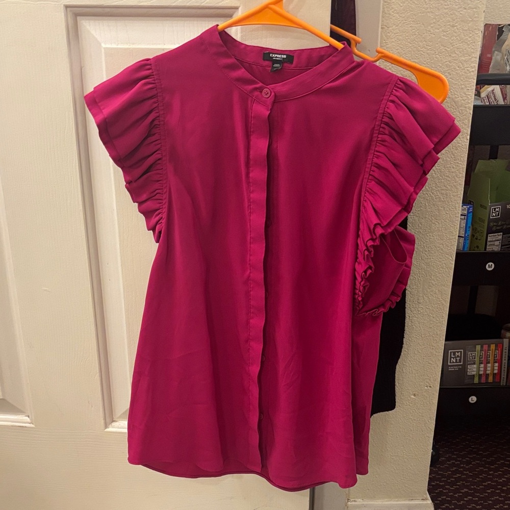 Express blouse shirt! 
Size XS 
Ruffle sleeve